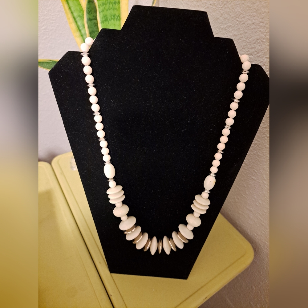 Vintage Necklace 9/21